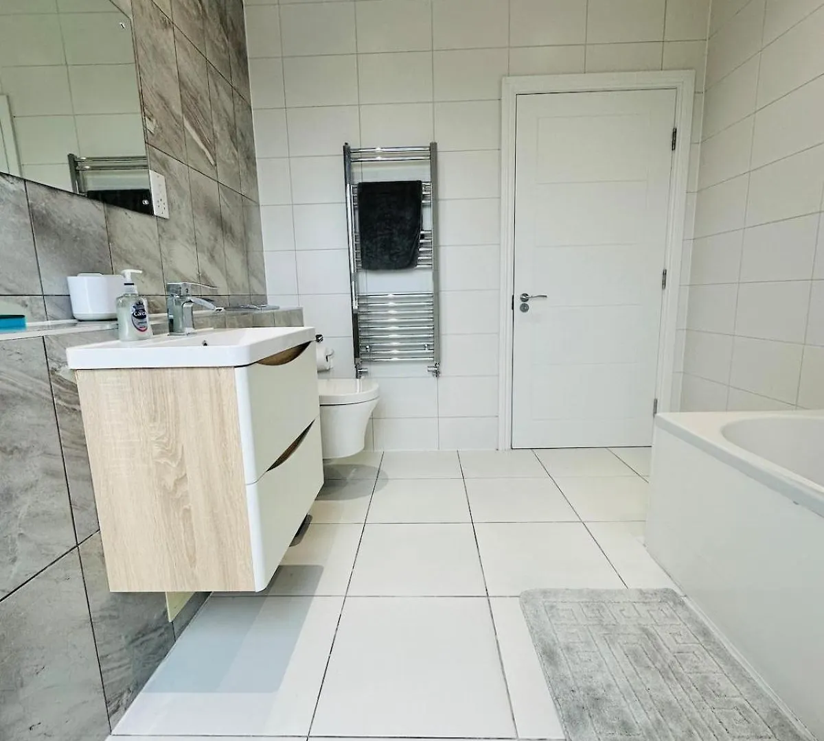 Spacious Central Apartment Close To Major Station London 0*,